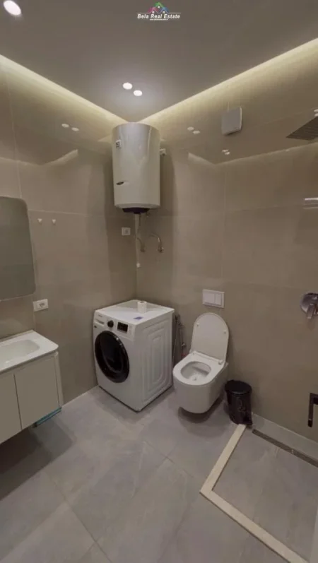 Tirane, jepet me qera apartament 2+1+Ballkon Kati 1, 95 m² 1.100 € (tek Golden Rose Residence)