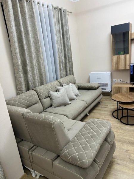 Tirane, jepet me qera apartament 1+1 Kati 5, 75 m² 600 € (Bulevardi Ri)
