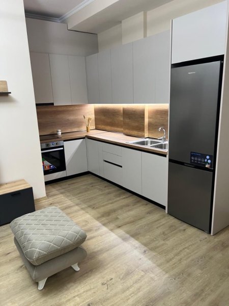 Tirane, jepet me qera apartament 1+1 Kati 5, 75 m² 600 € (Bulevardi Ri)