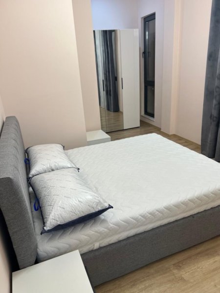 Tirane, jepet me qera apartament 1+1 Kati 5, 75 m² 600 € (Bulevardi Ri)