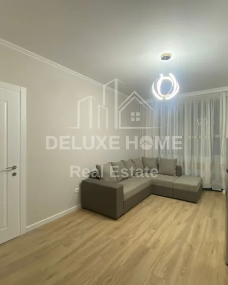 Tirane, jepet me qera apartament 1+1 Kati 7, 60 m² 550 € (21 Dhjetori)