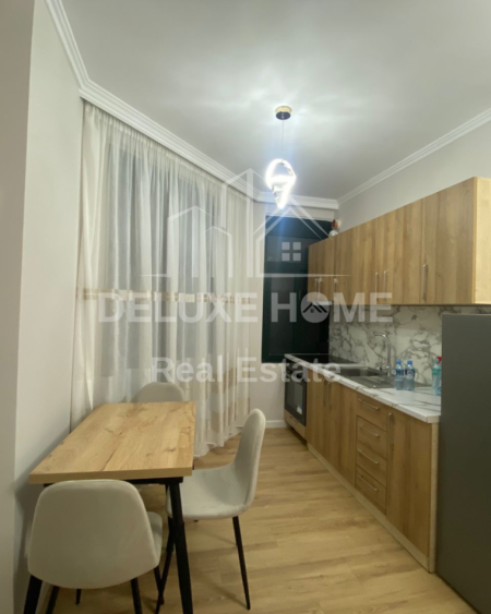 Tirane, jepet me qera apartament 1+1 Kati 7, 60 m² 550 € (21 Dhjetori)
