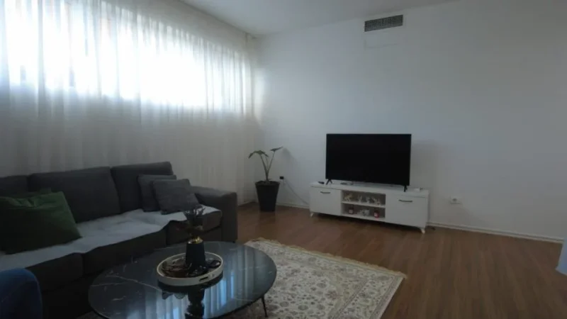Tirane, shitet Vile 3 Katshe , 360 m² 800.000 € (QYTETI STUDENTI)