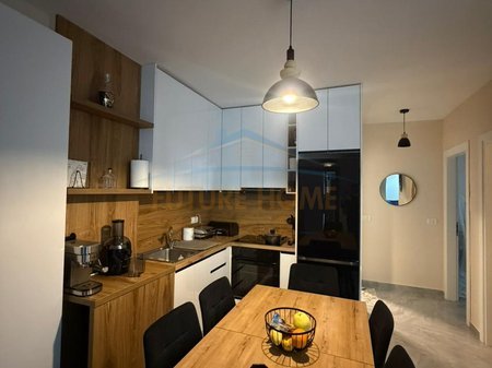 Tirane, shitet apartament 2+1 Kati 1, 75 m² 108.000 € (SHKOZE,KOMPLEKSI TOM DOSHIT)