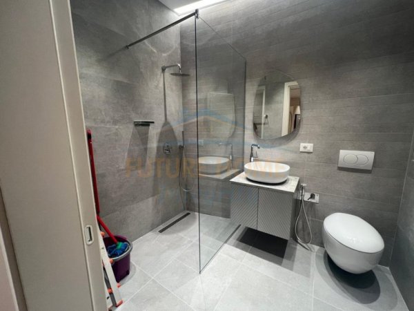 Tirane, jepet me qera apartament 2+1+Ballkon Kati 1, 99 m² 2.700 € (Green Valley Residence, Tiranë.)