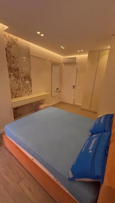 Tirane, jepet me qera apartament 2+1 Kati 1, 95 m² 1.100 € (TEG)