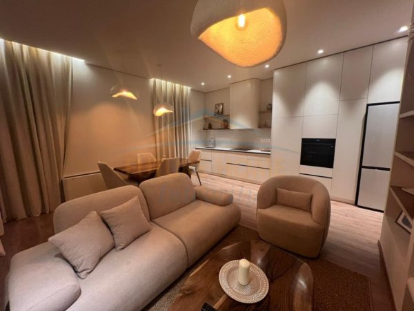 Qera, Apartament 2+1+2+2 Poste Parkimi, Green Valley Residence, Tiranë.