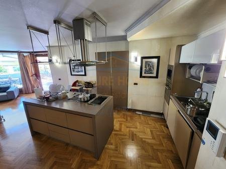 Tirane, shitet apartament 3+1 Kati 2, 172 m² 776.400 € 