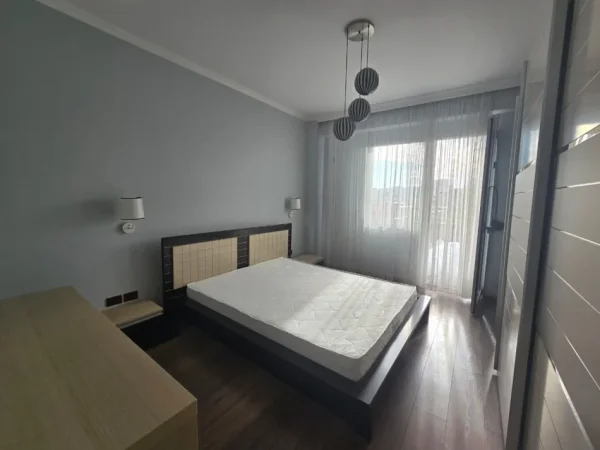 Tirane, jepet me qira apartament 2+1, Kati 8, 100 m² 800 € (Vila Gold, Rruga e Dibres)