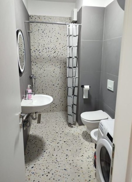 Qera, Apartament 1+1+Post Parkimi, Univers City, Tiranë.