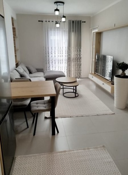 Qera, Apartament 1+1+Post Parkimi, Univers City, Tiranë.