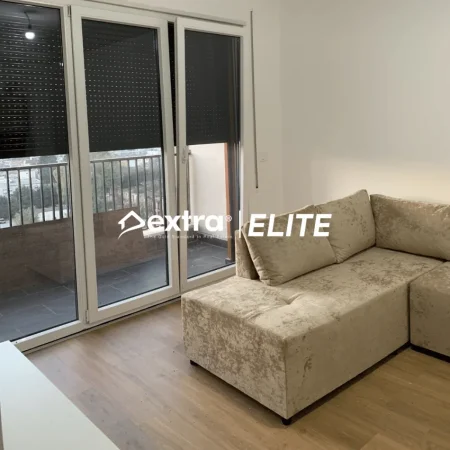 Tirane, jepet me qera apartament 1+1+Ballkon Kati 8, 78 m² 550 € 