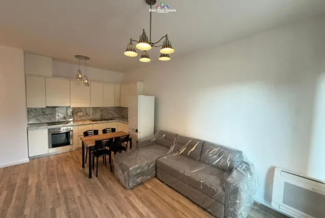 Tirane, jepet me qera apartament 1+1+Ballkon Kati 2, 60 m² 600 € (prane Spar)