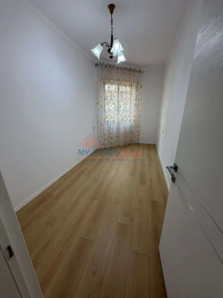 Tirane, shitet apartament 2+1+Ballkon Kati 3, 75 m² 112.000 € 