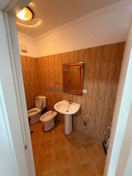 Tirane, shitet apartament 2+1+Ballkon Kati 3, 75 m² 112.000 € 