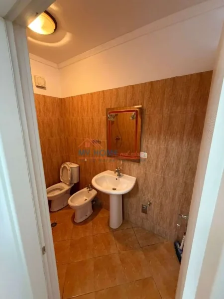 Tirane, shitet apartament 2+1+Ballkon Kati 3, 75 m² 112.000 € 