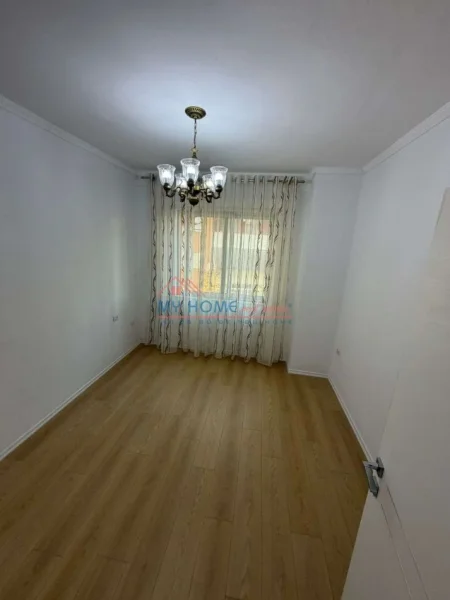 Tirane, shitet apartament 2+1+Ballkon Kati 3, 75 m² 112.000 € 