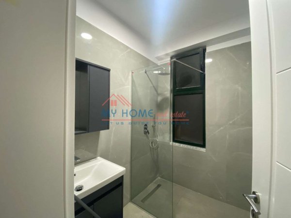 Tirane, jepet me qera apartament 1+1+Ballkon Kati 7, 60 m² 570 € (Rruga e Kavajes)