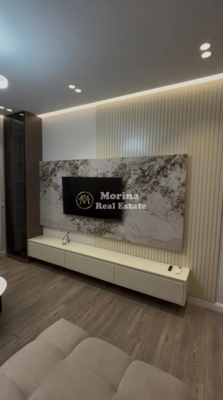 Tirane, jepet me qera apartament 2+1 Kati 1, 95 m² 1.100 € (Teg)