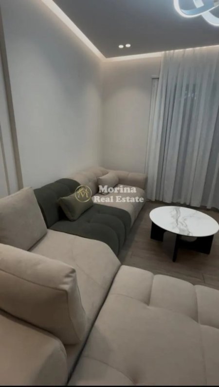 Tirane, jepet me qera apartament 2+1 Kati 1, 95 m² 1.100 € (Teg)