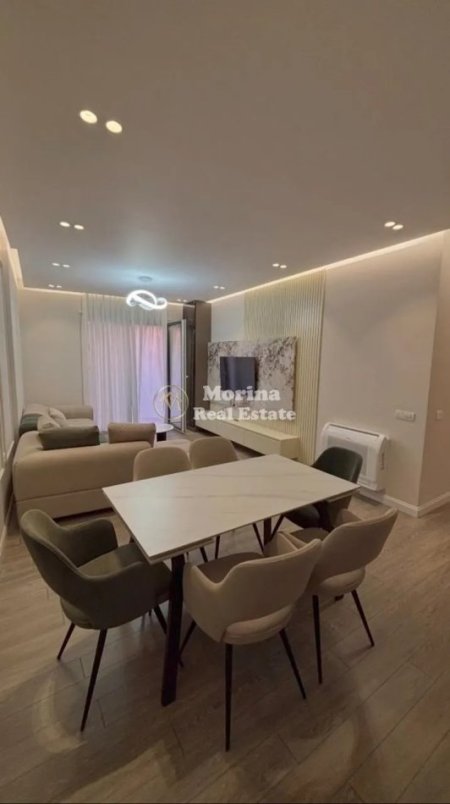 Tirane, jepet me qera apartament 2+1 Kati 1, 95 m² 1.100 € (Teg)