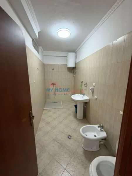 Tirane, shitet apartament 1+1+Ballkon Kati 3, 70 m² 91.000 € 