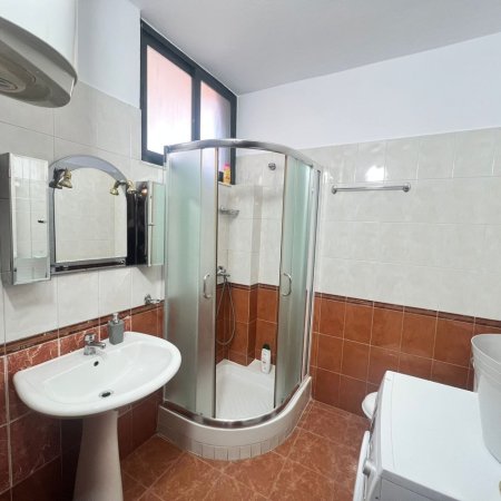 Tirane, jepet me qera apartament 1+1 Kati 8, 68 m² 650 € (Myslym Shyri)
