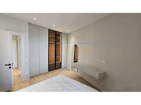Tirane, shitet apartament 1+1 Kati 7, 77 m² 300.000 € (LIQENI,PARKU OLIMPIK,RRUGA E KOSOVAREVE)