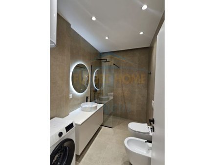 Tirane, shitet apartament 1+1 Kati 7, 77 m² 300.000 € (LIQENI,PARKU OLIMPIK,RRUGA E KOSOVAREVE)