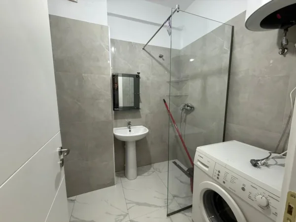 Tirane, jepet me qera apartament 2+1+2 +POST PARKIMI Kati 5, 98 m² 570 € (URBAN PLANING)