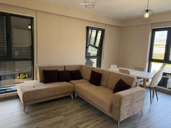 Tirane, jap me qera apartament 1+1 Kati 6, 65 m² 550 € (Rruga e Elbasanit, prane Ekonomikut)
