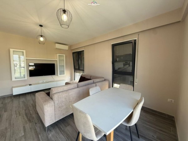 Tirane, jap me qera apartament 1+1 Kati 6, 65 m² 550 € (Rruga e Elbasanit, prane Ekonomikut)