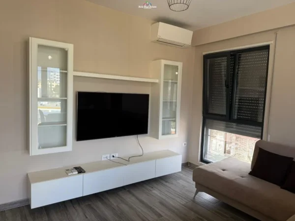 Tirane, jap me qera apartament 1+1 Kati 6, 65 m² 550 € (Rruga e Elbasanit, prane Ekonomikut)