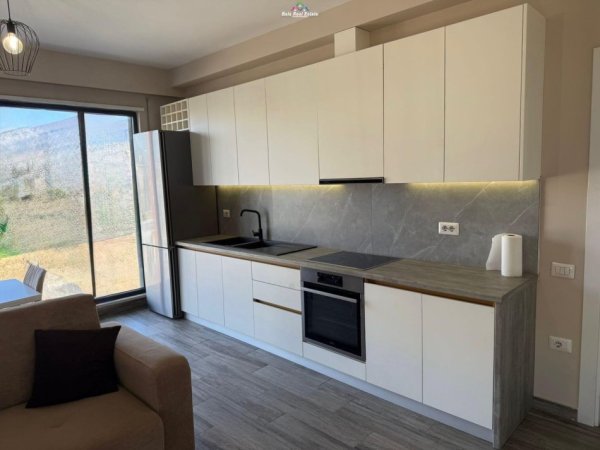 Tirane, jap me qera apartament 1+1 Kati 6, 65 m² 550 € (Rruga e Elbasanit, prane Ekonomikut)