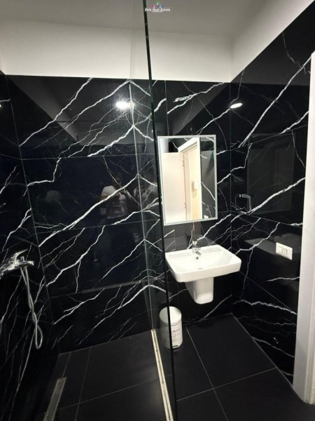 Tirane, jap me qera apartament 1+1 Kati 6, 65 m² 550 € (Rruga e Elbasanit, prane Ekonomikut)