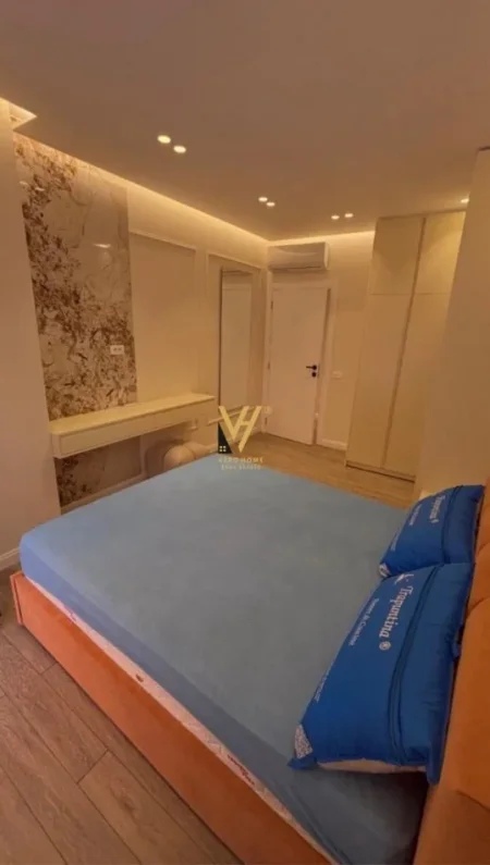 Tirane, jepet me qera apartament 2+1+Ballkon Kati 1, 95 m² 1.100 € (ROSE GARDEN, TEG)