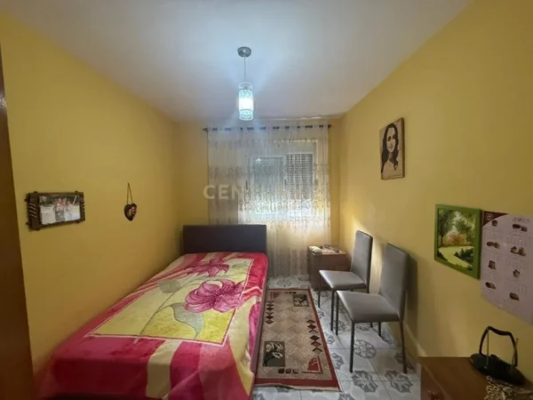 Tirane, jepet me qera apartament 2+1 Kati 2, 72 m² 500 € (Brryli)