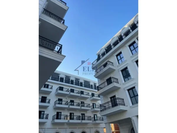 Tirane, shitet apartament 2+1+Ballkon Kati 1, 124 m² (Porta Tirana e Re, Sauk i vjeter)