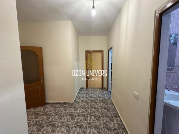 Tirane, jepet me qera apartament 3+1+Ballkon Kati 3, 120 m² 700 € (komuna e parisit)