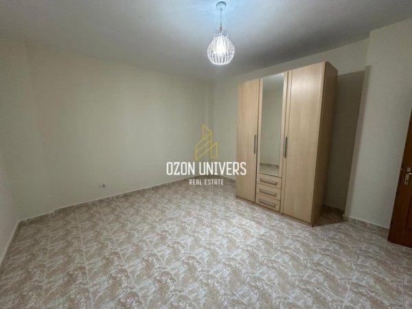 Tirane, jepet me qera apartament 3+1+Ballkon Kati 3, 120 m² 700 € (komuna e parisit)
