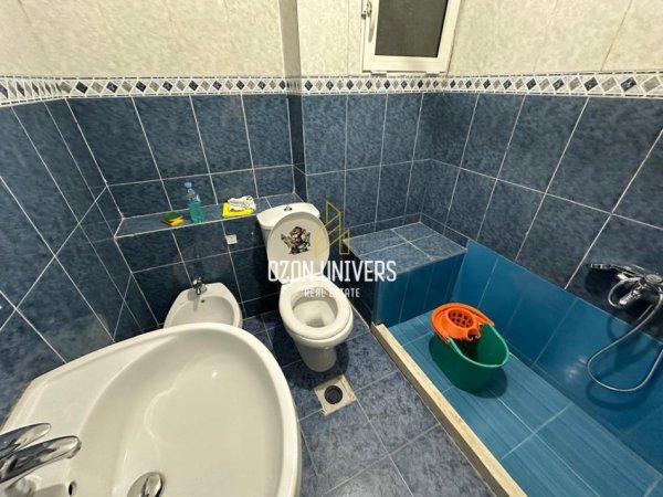 Tirane, jepet me qera apartament 3+1+Ballkon Kati 3, 120 m² 700 € (komuna e parisit)