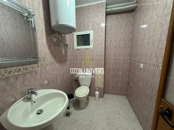 Tirane, jepet me qera apartament 3+1+Ballkon Kati 3, 120 m² 700 € (komuna e parisit)