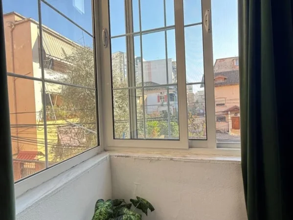 Tirane, shitet apartament Dublex , 49 m² (rruga barrikadave)