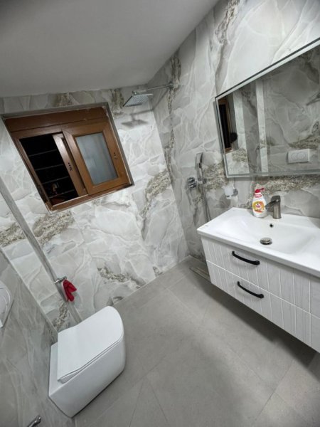 Tirane, jepet me qera apartament 2+1+Ballkon Kati 1, 68 m² 700 € (Vasil Shanto)