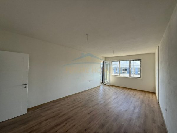 Tirane, shitet apartament 2+1 Kati 8, 106 m² 122.000 € (Univers City)