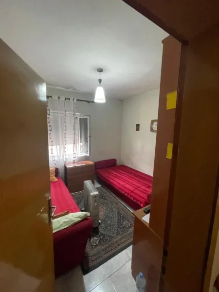 Tirane, jepet me qera apartament 3+1 Kati 6, 120 m² 500 € (mine peza)