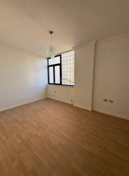 Tirane, shitet apartament 2+1 Kati 1, 105 m² 235.000 € (Rruga Ali Pashe Gucia)