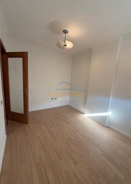 Tirane, shitet apartament 2+1 Kati 1, 105 m² 235.000 € (Rruga Ali Pashe Gucia)