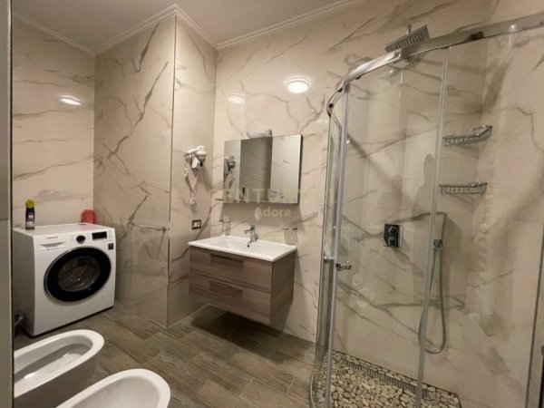 Tirane, jepet me qera apartament 2+1+Ballkon Kati 3, 111 m² 1.400 € (Liqeni Tiranes)