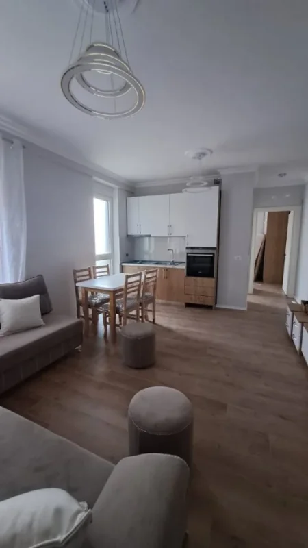 Tirane, jepet me qera apartament 1+1 Kati 3, 65 m² 599 € (ISH FUSHA AVIACIONIT)